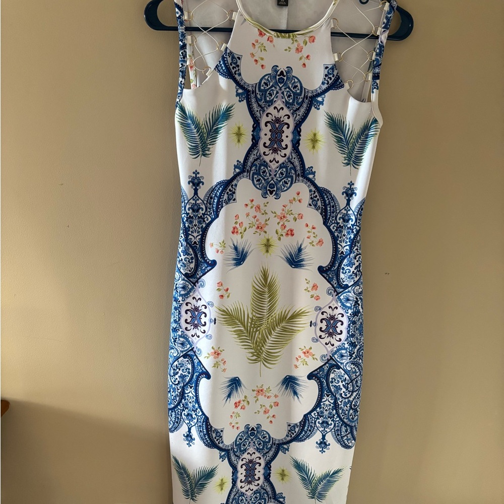 BOLD elements Blue and White Floral Midi Dress